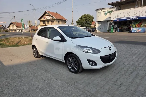 Mazda 2 — polovni automobil