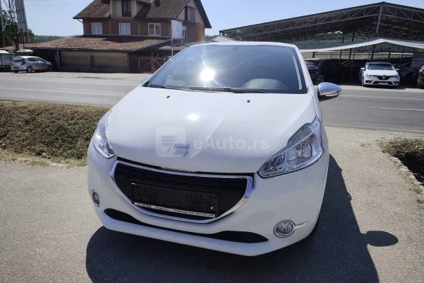 Peugeot 208 — polovni automobil