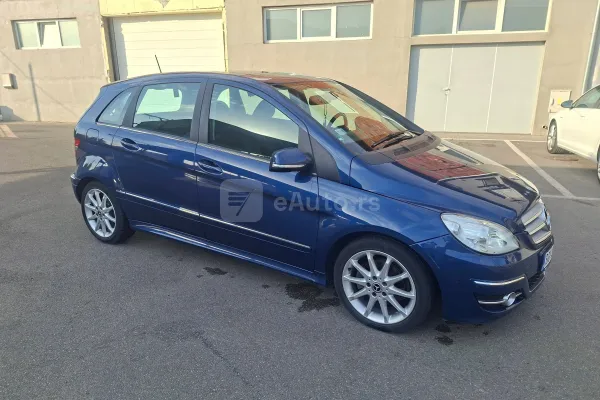 Mercedes Benz B 180 — polovni automobil