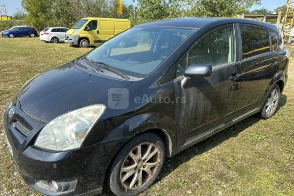 Toyota Corolla Verso — polovni automobil
