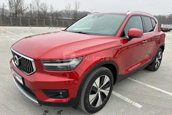 Volvo XC40 — polovni automobil