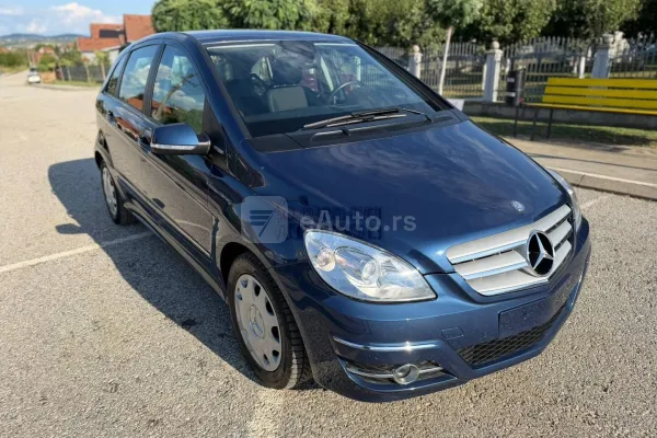 Mercedes Benz B 180 — polovni automobil