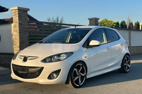 Mazda 2 — polovni automobil