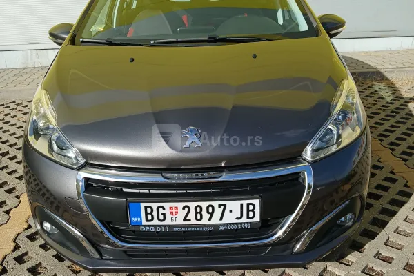 Peugeot 208 — polovni automobil