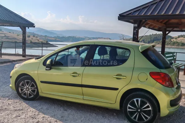 Peugeot 207 — polovni automobil